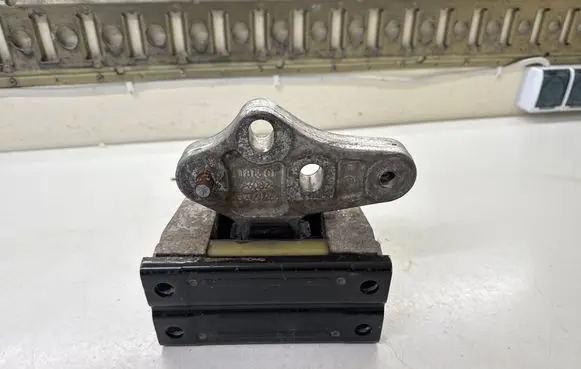 Ford Transit Custom Engine mount bracket BK217M124A G3160266