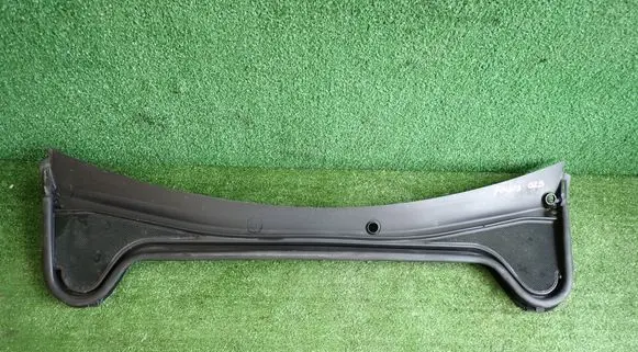 Ford Focus Wiper trim JXB7A02222AD