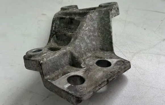 Volvo XC90 Front differential bracket 31370260