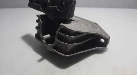 KIA Ceed Engine mounting bracket 