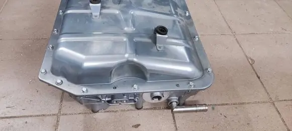 Nissan Leaf II (ZE1) Voltage converter inverter 