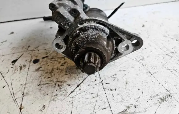 Volkswagen Golf V Starter motor 0AH911023A 0001120410