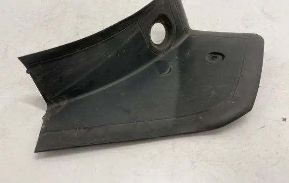 BMW 1 F40 Rear/tail light trim molding 647130