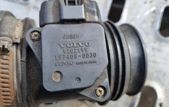 Volvo V70 Mass air flow meter 1974080030 9202199