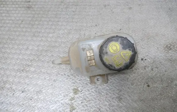 Brake fluid reservoir