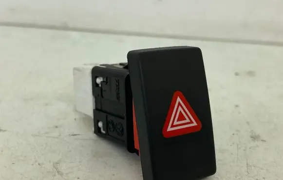 Volkswagen Golf VI Hazard light switch 5K0953509A 35811