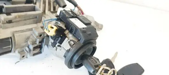 Mazda 2 Ignition lock D01H66938B