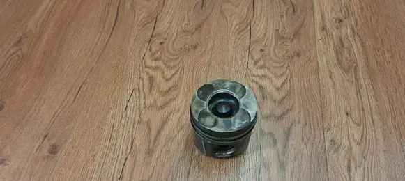 Piston
