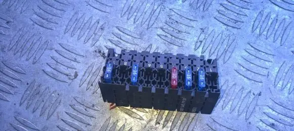 Mercedes-Benz E W210 Fuse box set 0015457901 18551