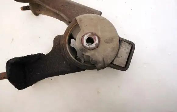 Toyota Corolla Verso E121 Engine mount bracket 1237127026 12371-27026