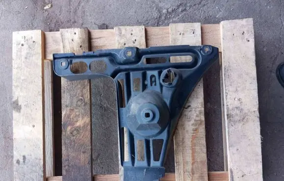 BMW M6 Bumper support mounting bracket corner 51127898293 7898293