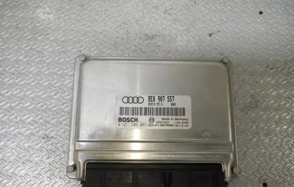 Audi A4 S4 B6 8E 8H Engine control unit/module 8E0907557 0261206051