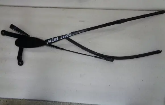 Mercedes-Benz C AMG W205 Front wiper blade arm