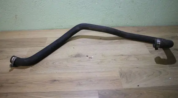 BMW 5 E39 Engine coolant pipe/hose 8391017