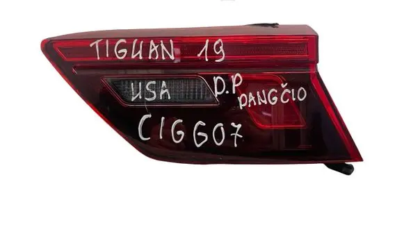 Volkswagen Tiguan Allspace Tailgate rear/tail lights 5NN945094