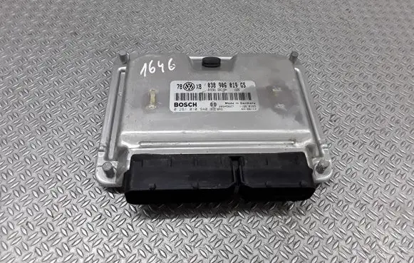 Volkswagen PASSAT B5.5 Engine control unit/module 038906019GS 0281010940