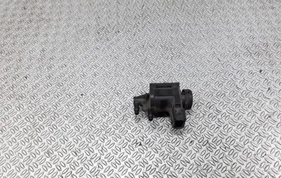 Volkswagen Golf IV Vacuum valve 191906283A