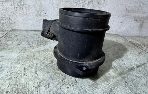 Volvo S60 Mass air flow meter 0280218108 8670112