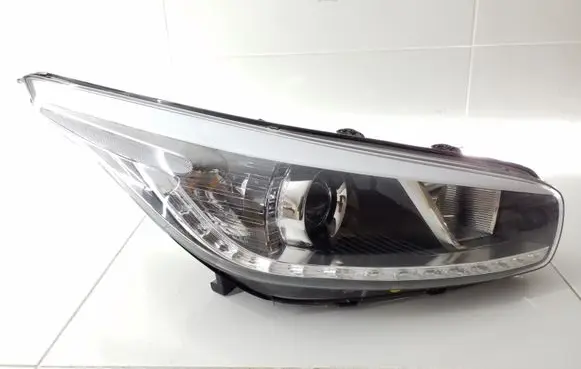 KIA Ceed Headlight/headlamp 92101A2060