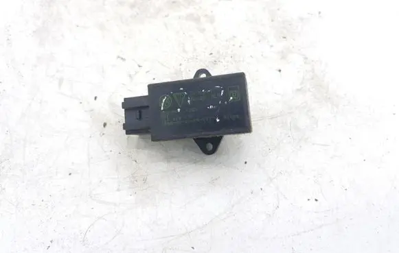 Volkswagen Touareg I Seat heating relay 7L0959772