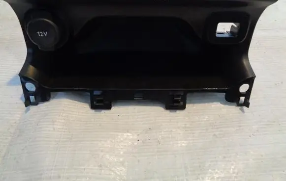 Citroen C4 III e-C4 12 V Socket (front) 