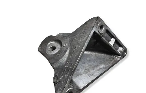 BMW 5 E60 E61 Engine mounting bracket 22116761149 1706AC46000