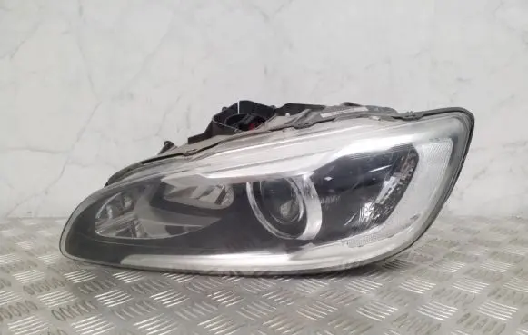 Volvo V60 Headlight/headlamp 31395902