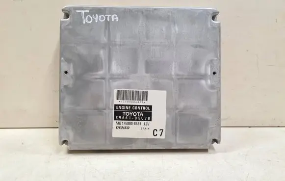 Toyota Avensis T250 Engine control unit/module 8966105C70 MB1758008681 1758008681