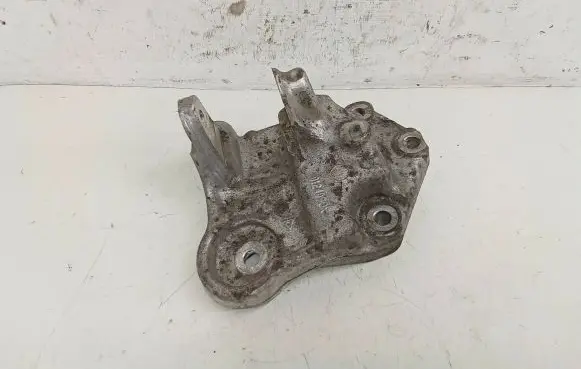 Peugeot Expert Engine mounting bracket 0124090R
