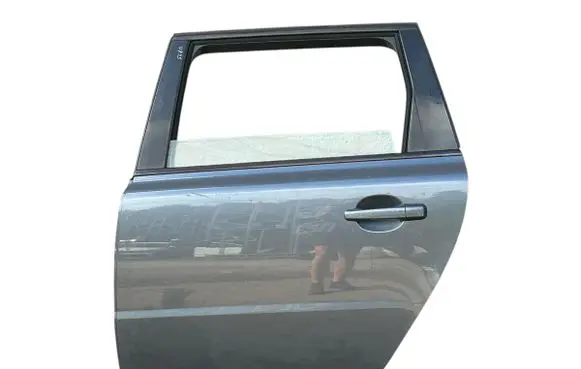Volvo V70 Rear door
