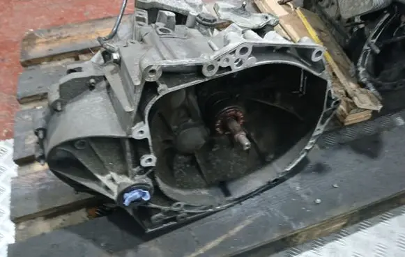 Citroen C4 II Manual 6 speed gearbox HL126 131070470