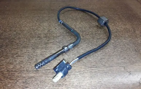 Mercedes-Benz Sprinter W906 Exhaust gas temperature sensor A0071537528