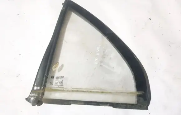 Opel Omega B1 Rear vent window glass 
