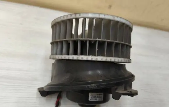 Chrysler Grand Voyager IV Heater fan/blower 036543Q AY1661000364