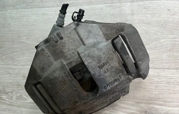 BMW 3 E92 E93 Front brake caliper 6773202 34116773202