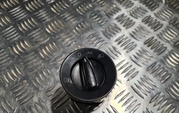 Volkswagen PASSAT B5 Light switch 1C0941531
