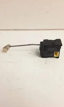 Audi A8 S8 D2 4D Air flap motor/actuator 4d0820511a