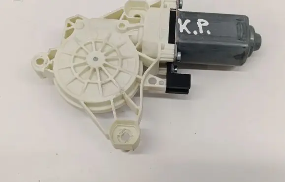 Mercedes-Benz GLC C254 Front door window regulator motor A0009065008
