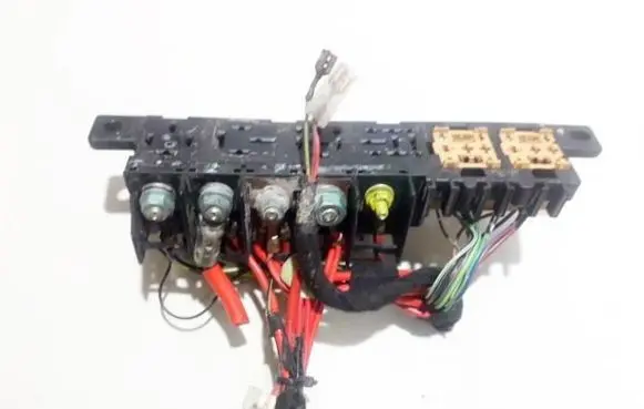 Audi A6 S6 C5 4B Fuse box set 8l0941822a 896083000