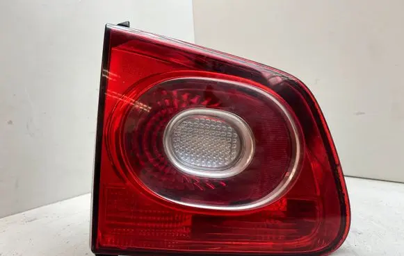 Volkswagen Tiguan Tailgate rear/tail lights 5N0945093B