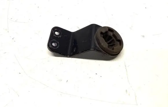 Nissan Qashqai+2 Radiator mount bracket
