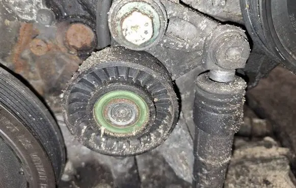 Generator/alternator belt tensioner