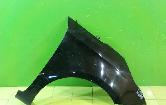 KIA Carens III Fender PRZOD PRAWY