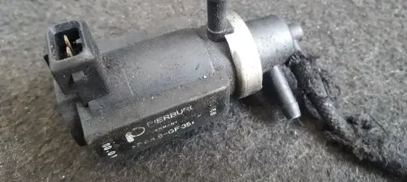 Volkswagen PASSAT B5 Turbo solenoid valve 8D0906627 7.21903.32