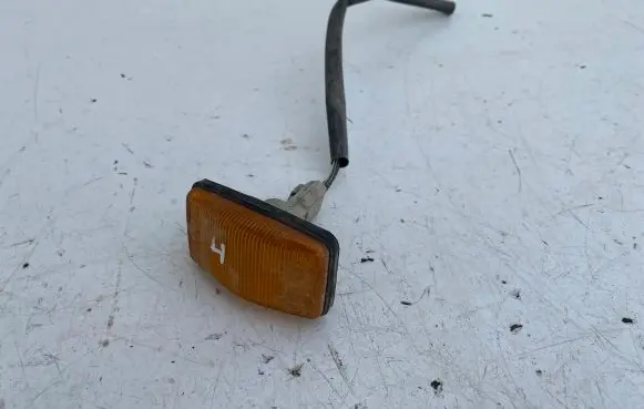 Toyota Corolla E90 Front fender indicator light 4446