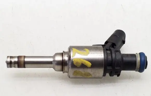 Audi A4 S4 B8 8K Fuel injector 06H906036F 0261500057