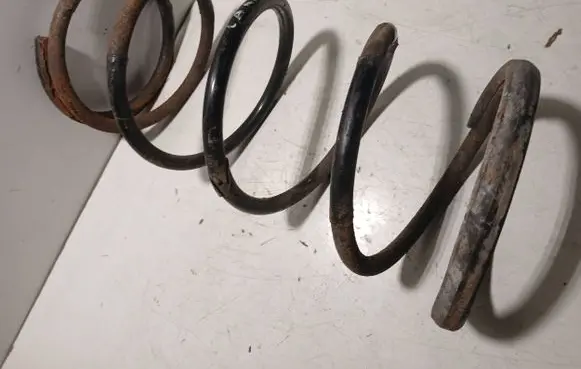 Mitsubishi Carisma Front coil spring