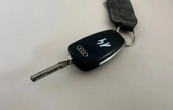 Audi A8 S8 D3 4E Ignition key/card 