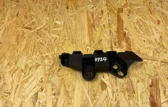 Opel Corsa E Front bumper mounting bracket 39003565