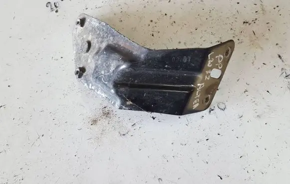Seat Altea Fender mounting bracket